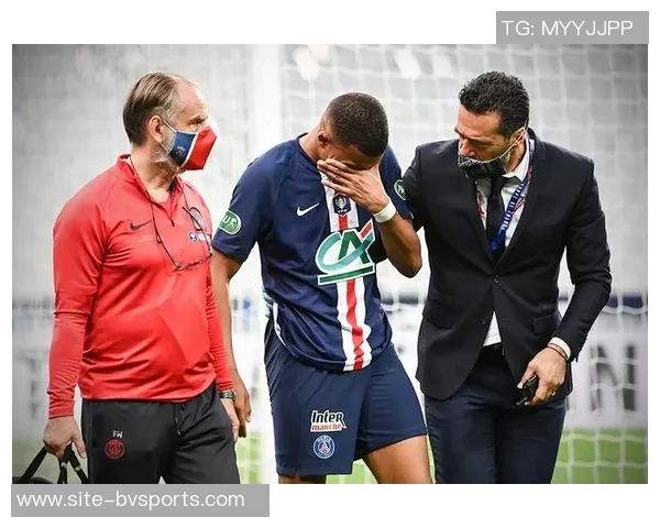 姆巴佩缺席比赛引发风波恩德里克替换阿森西奥后者愤怒摔球衣