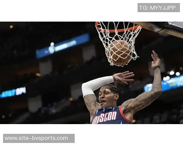 小凯文波特半场表现出色11投8中斩获17分精彩拉杆上篮引发全场欢呼