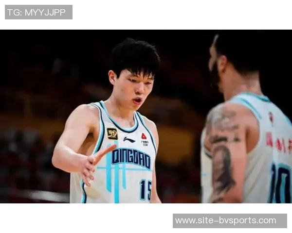 杨瀚森对裁判频频抱怨但CBA中的明显犯规为何不被吹罚 杨瀚森对裁判频频抱怨但CBA中的明显犯规为何不被吹罚