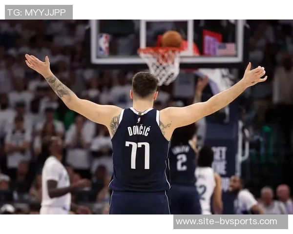 东契奇荣膺12月19日NBA最佳球员展现超凡实力引发热议 东契奇荣膺12月19日NBA最佳球员展现超凡实力引发热议