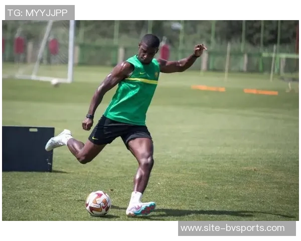 法比奥幽默回应裤子破洞事件揭示他为比赛付出的努力与坚持